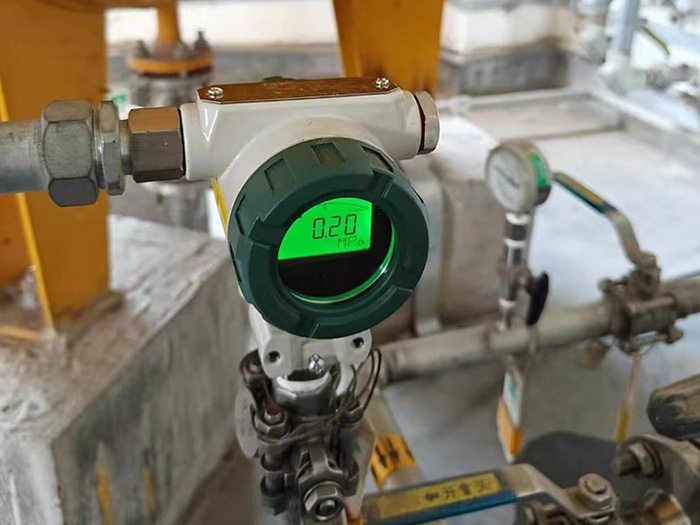 LCD Pressure Transmitters